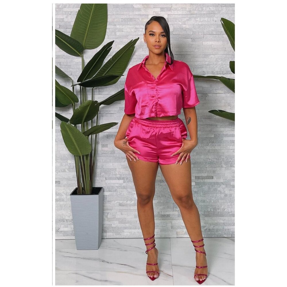 NWT Womens Pink Satin Kouture SET Soft Cropped Short Sleeve & Pull On Shorts